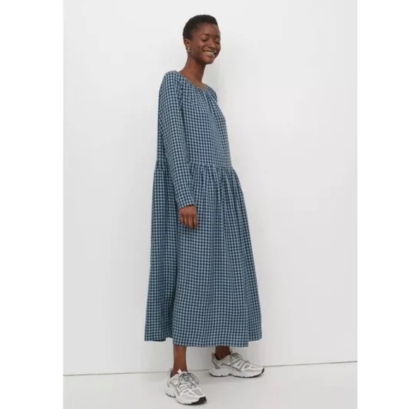 H&M Dresses & Skirts - H&M blue and black checkered flowy dress! Never worn